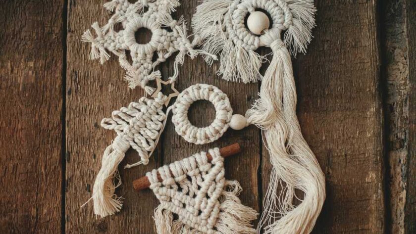 explain the difference between a piece of art and a craft