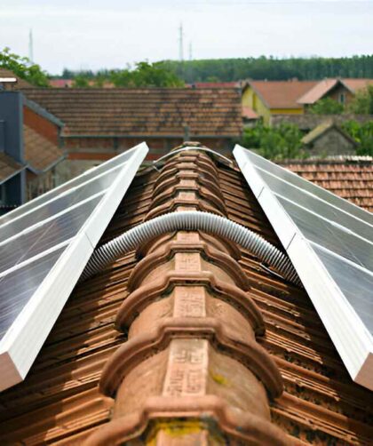 the top 5 benefits of harnessing the sun with solar roofing tiles