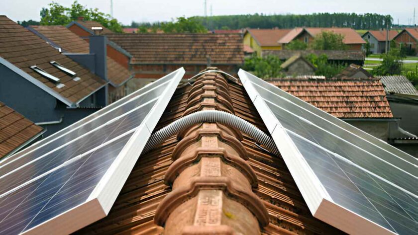 the top 5 benefits of harnessing the sun with solar roofing tiles