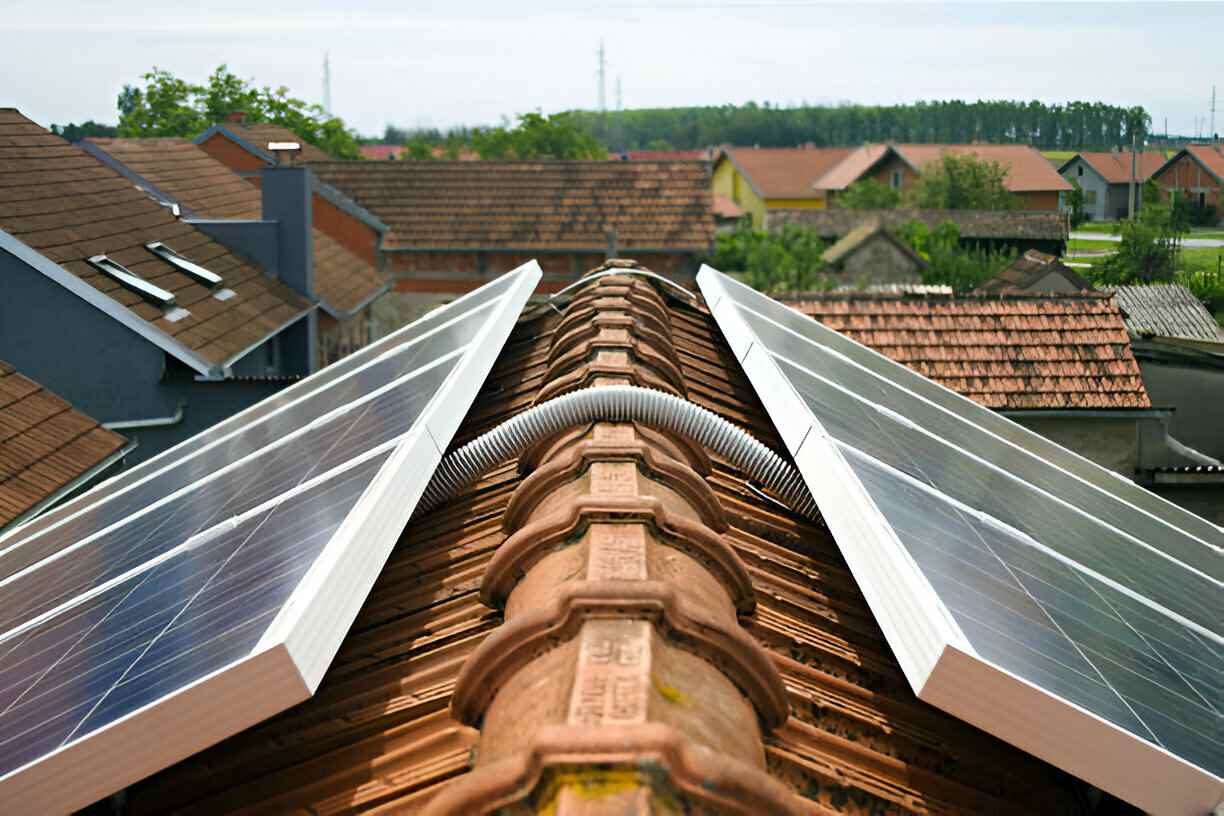 the top 5 benefits of harnessing the sun with solar roofing tiles
